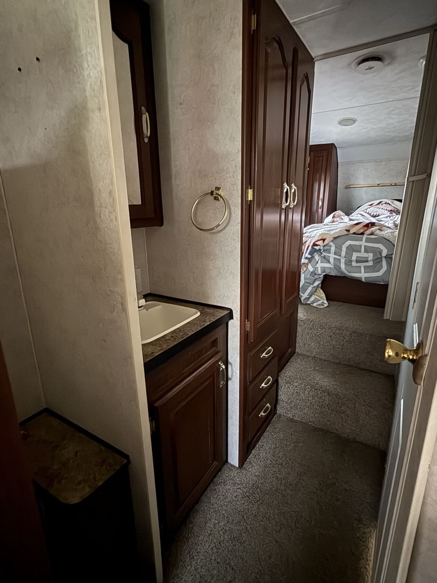Main image 6