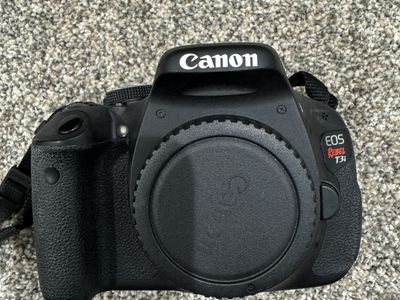 Canon EOS Rebel T3i DSLR camera