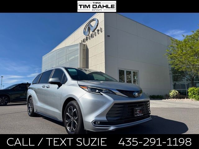 2025 Toyota Sienna Platinum 7-Passenger