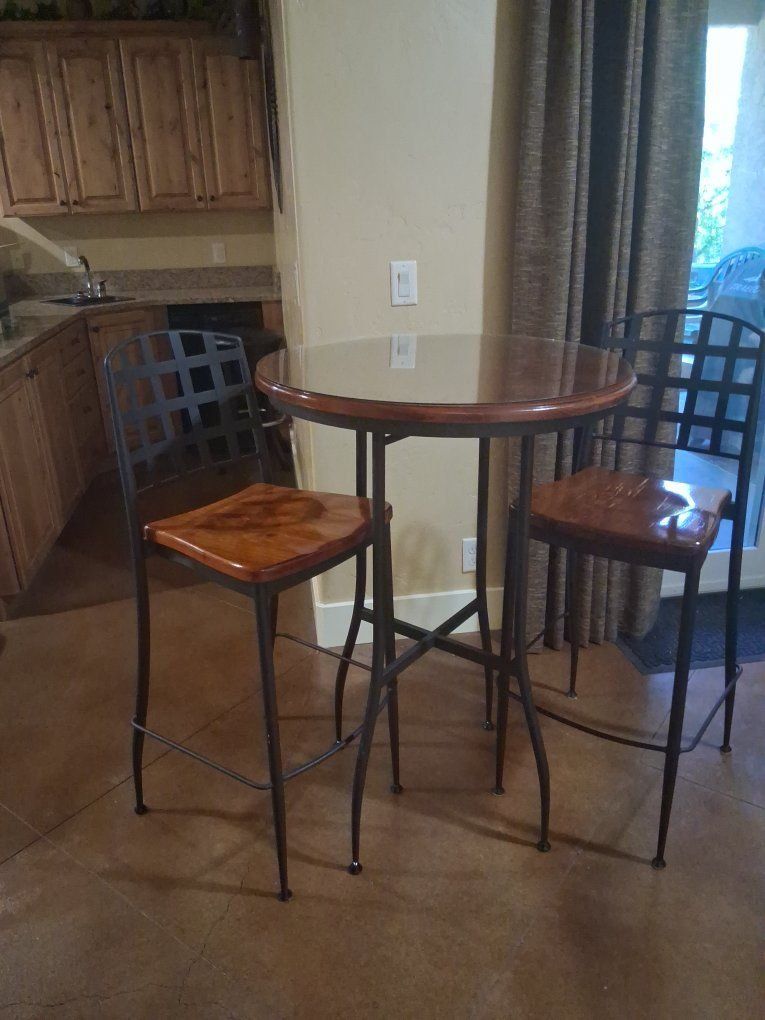 High top Bistro Table with 2 chairs