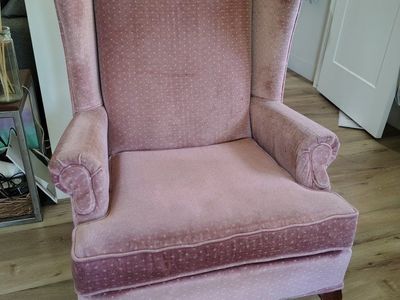 Vintage wingback chair - blush pink
