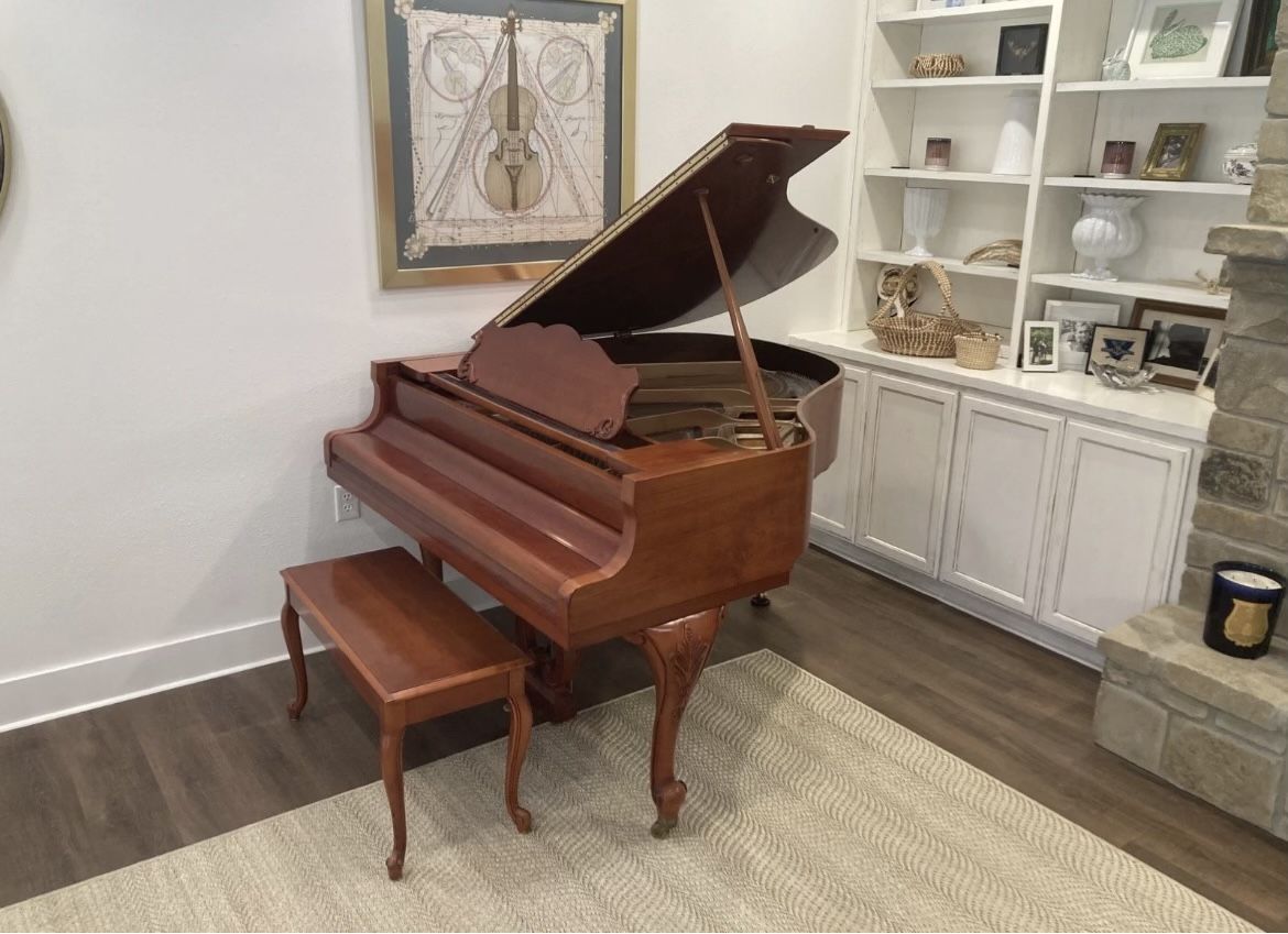 Yamaha Grand Piano Free Delivery & Tuning