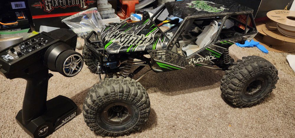 Axial wraith 2.2 rock crawler