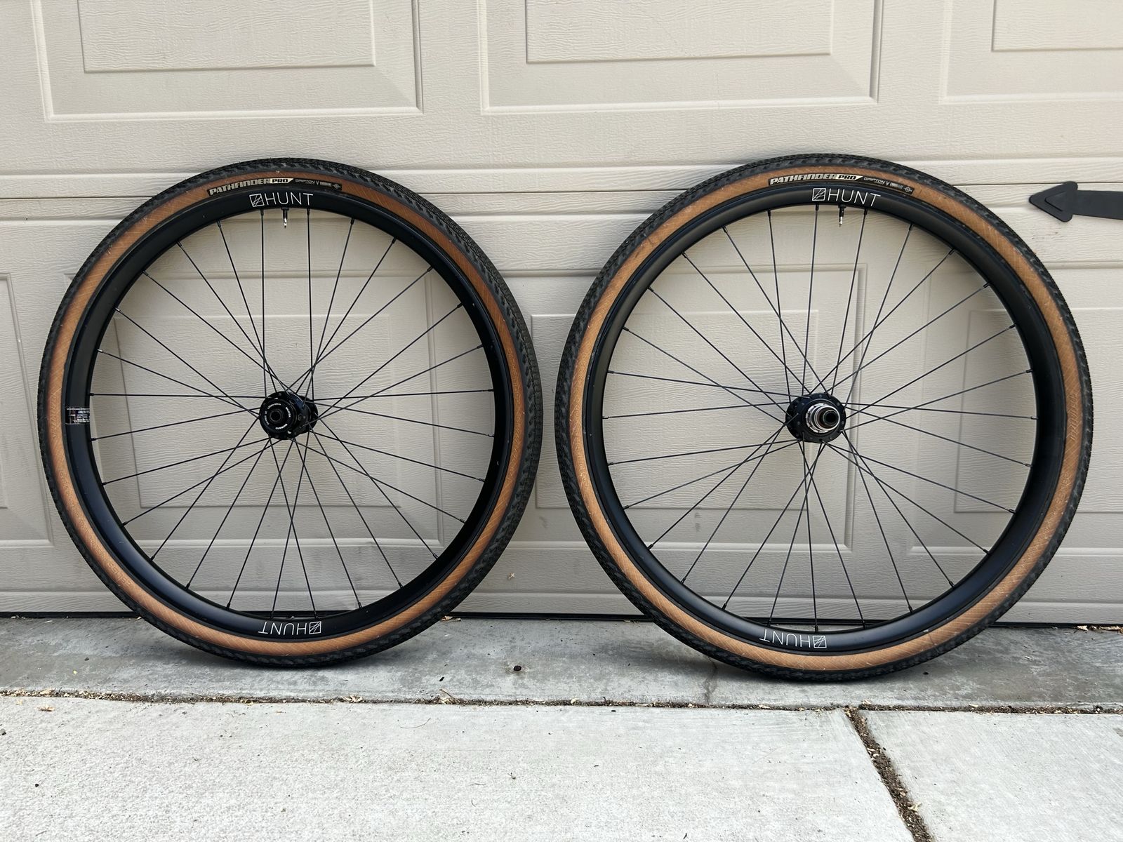 Hunt 650b 27.5 Adventure Carbon disc wheelset