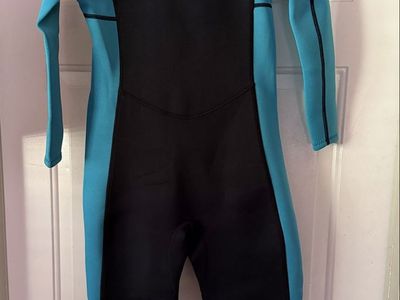 NWT Heuto Women’s Full Body Wetsuit - Size 12