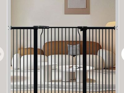 NEW 40.5" Tall Baby / Pet Gate Pressure Mounted
