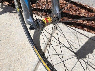Mavic Aksium Race 700 c wheels wheelset