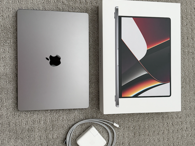 Macbook Pro 14" M1 Max, 32gb RAM, 1tb SSD, 98% battery health