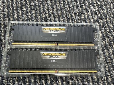 16 Gb Corsair Vengeance LpxDDR4 3000 Mhz