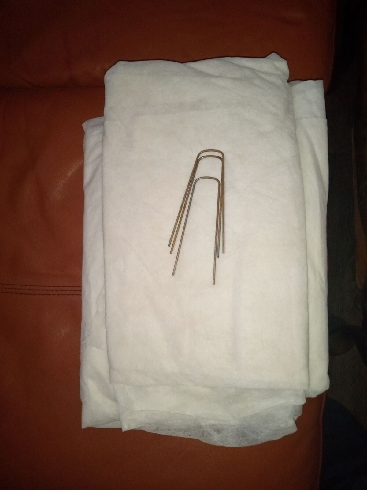 Garden blanket keeps plants from freezing