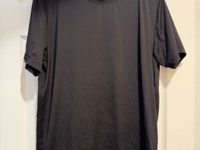 Russell Athletic Men's Black Short Sleeve Performance T-Shirt, Size S