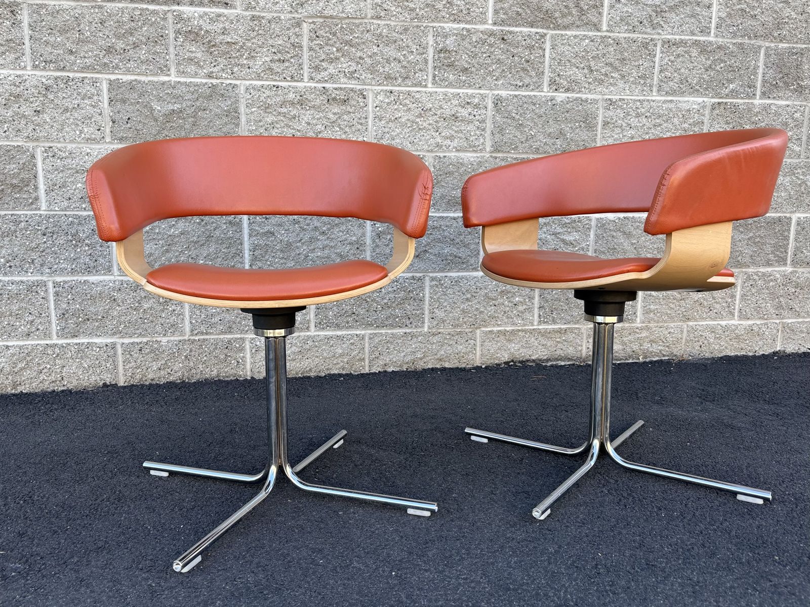 Beautiful Allermuir, USA made swivel chairs, mid century modern styling, MCM