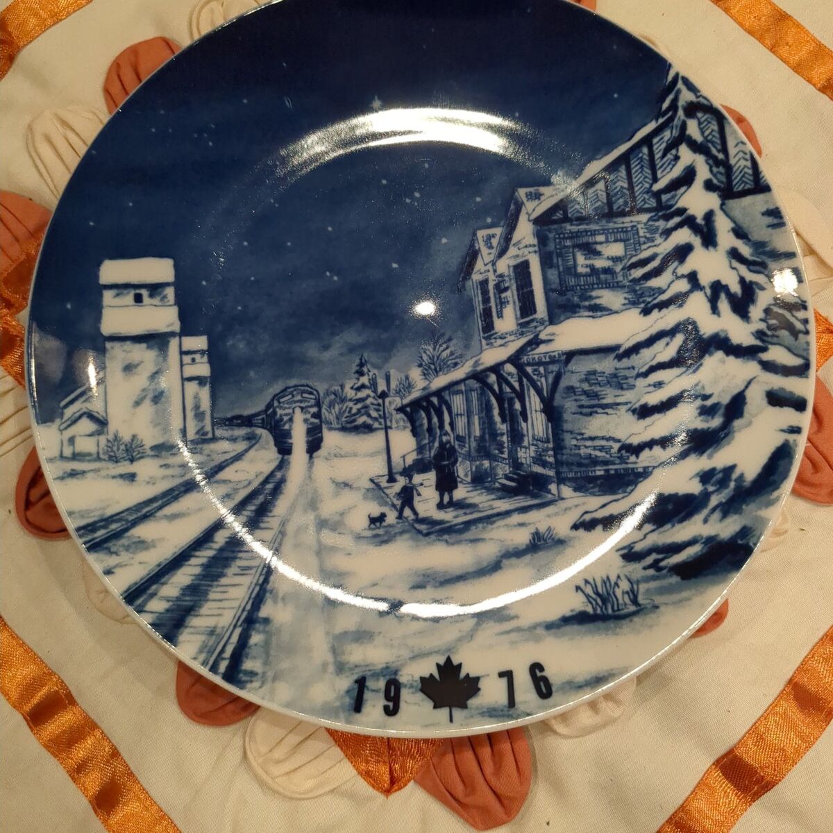 Canada Christmas plate