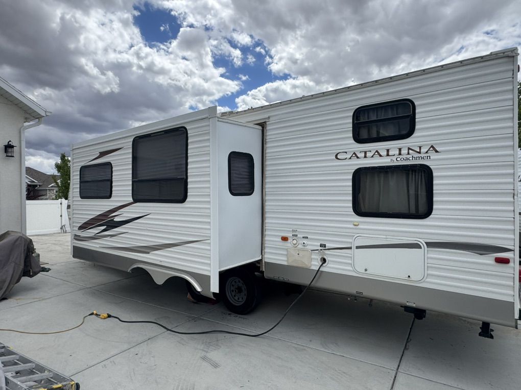 Clean Coachman Catalina Bunkhouse 4 Season