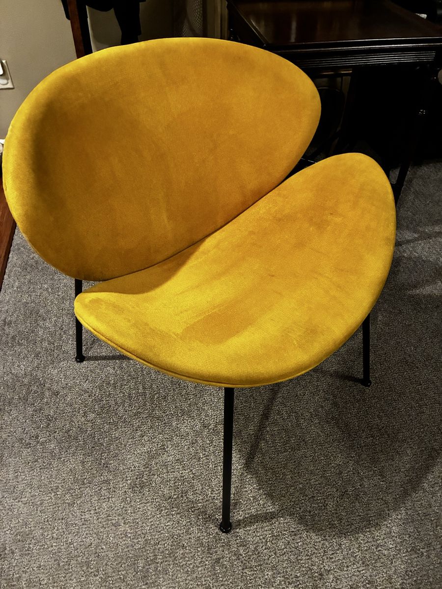 Modern Yellow Velvet Accent Chair with Black Metal Legs