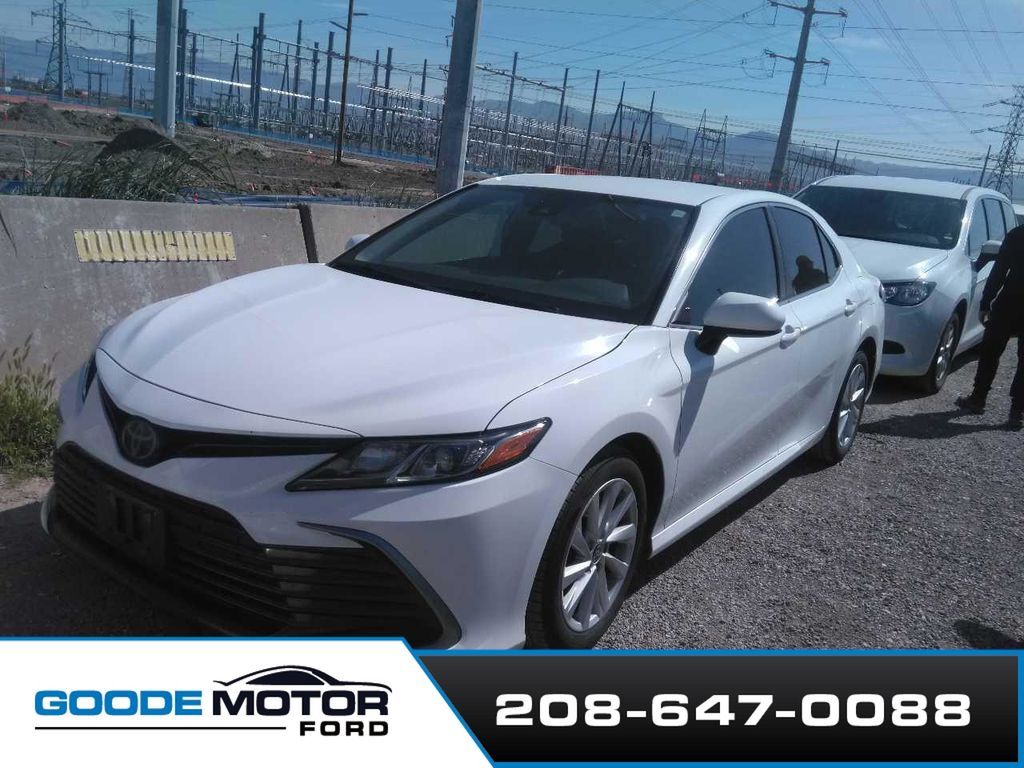 2022 Toyota Camry LE