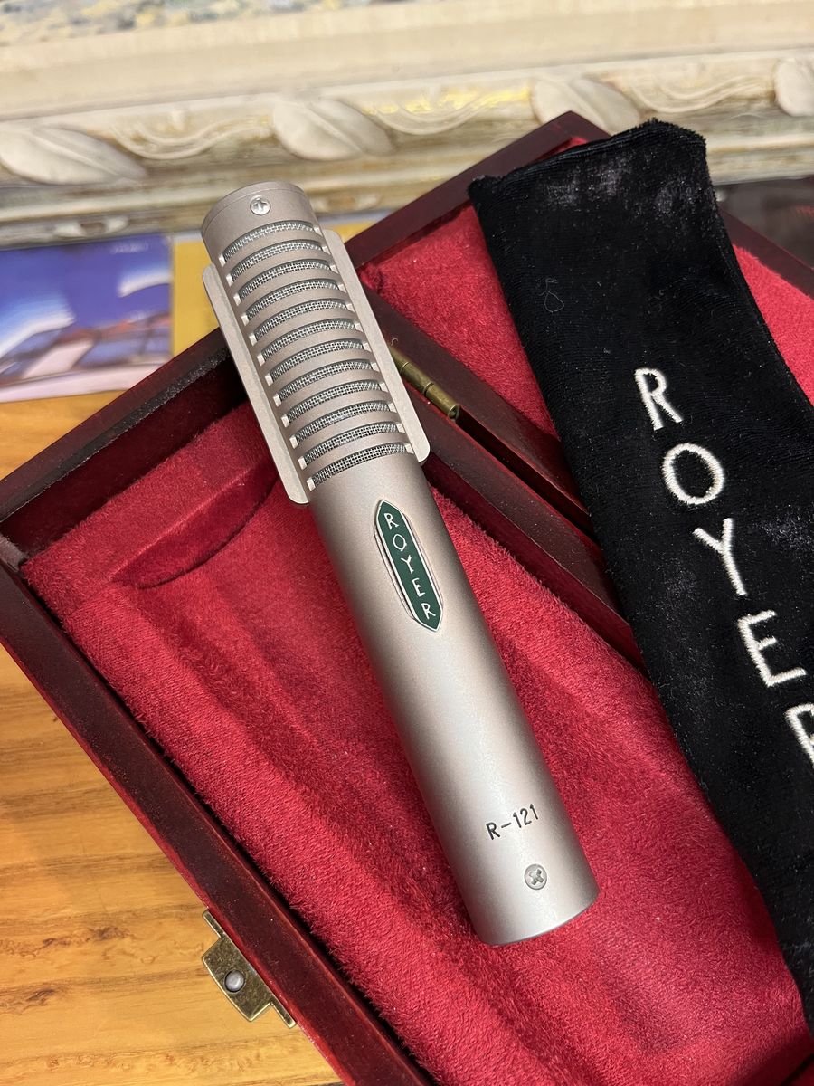 Royer R-121 Ribbon Microphone