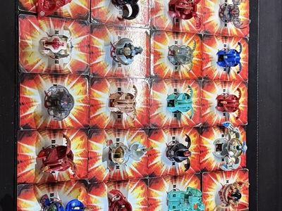 Vintage Bakugan Battle Brawlers Figure & Gate Card Lot w/ Case