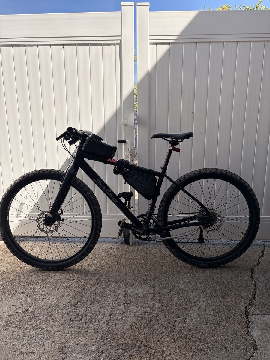 Salsa journeyman flatbar with extras