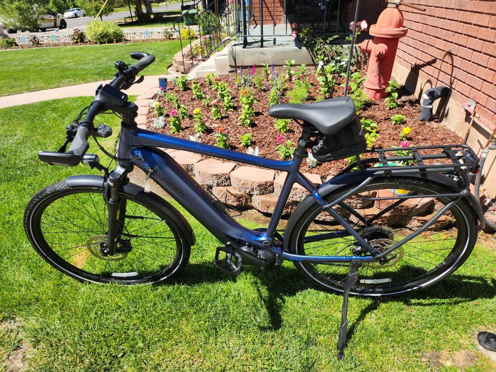 GIANT E+ EXPLORER E-BIKE