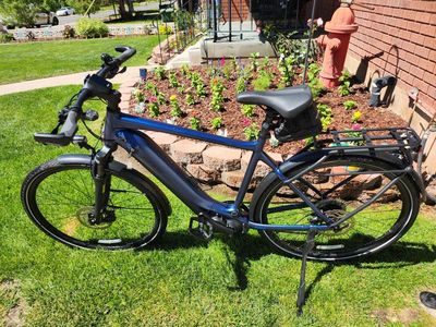 GIANT E+ EXPLORER E-BIKE