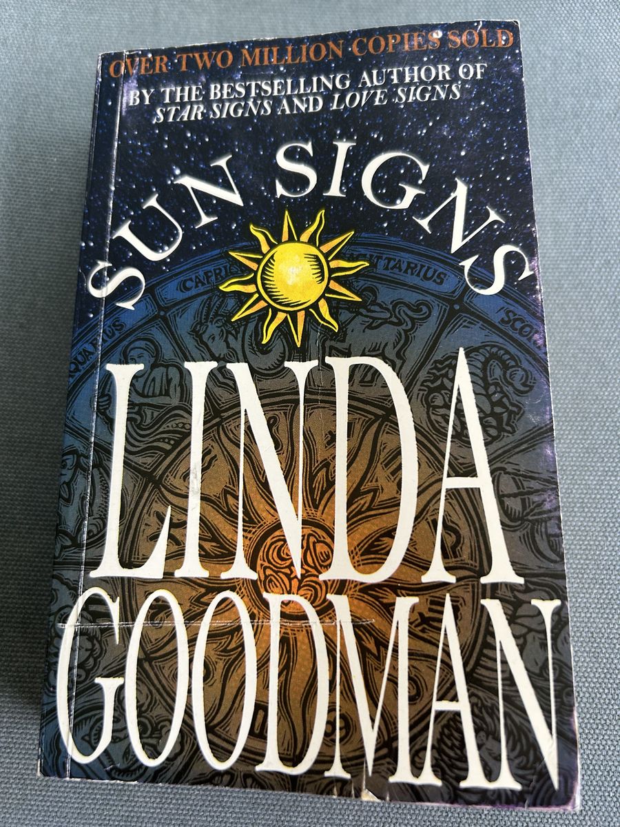 Book - Sun Signs by Linda Goodman - paperback