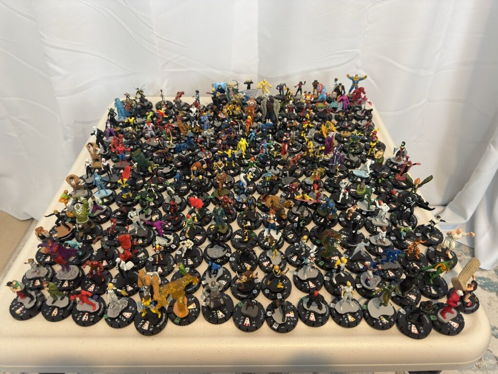 Heroclix Lot 200+ No Duplicates