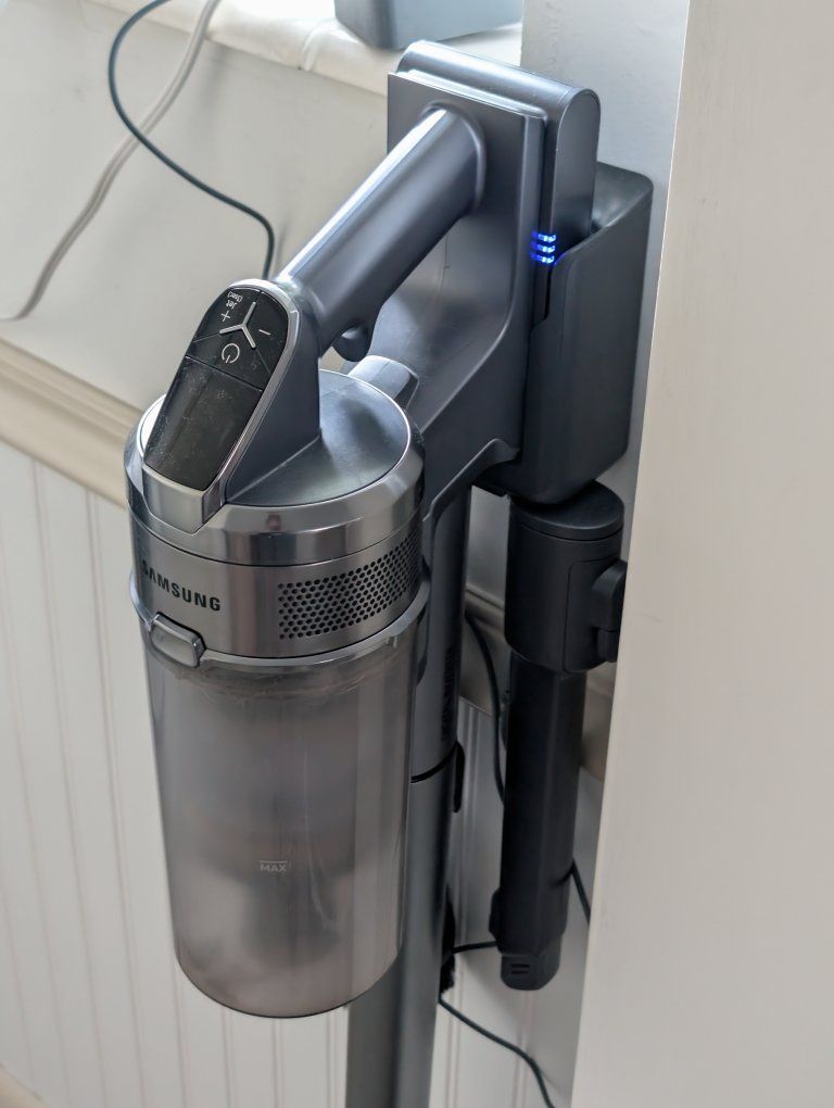 Main image 3