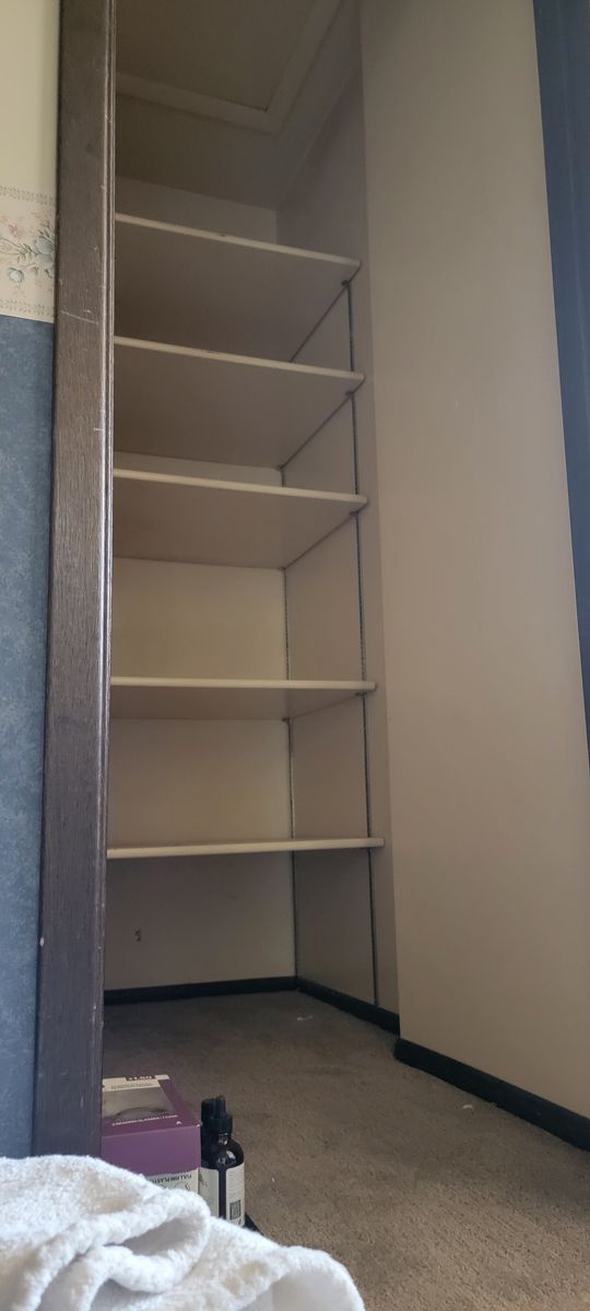 Free shelving