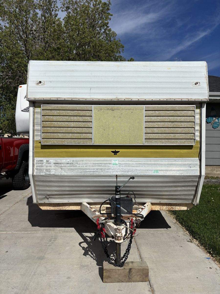 Bumper pull camper