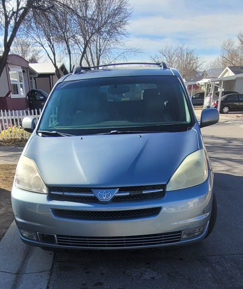 2004 TOYOTA SIENNA XLE Limited