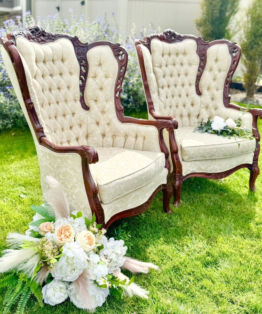 2 Antique Chairs | Wedding | Photos | Event | Rent
