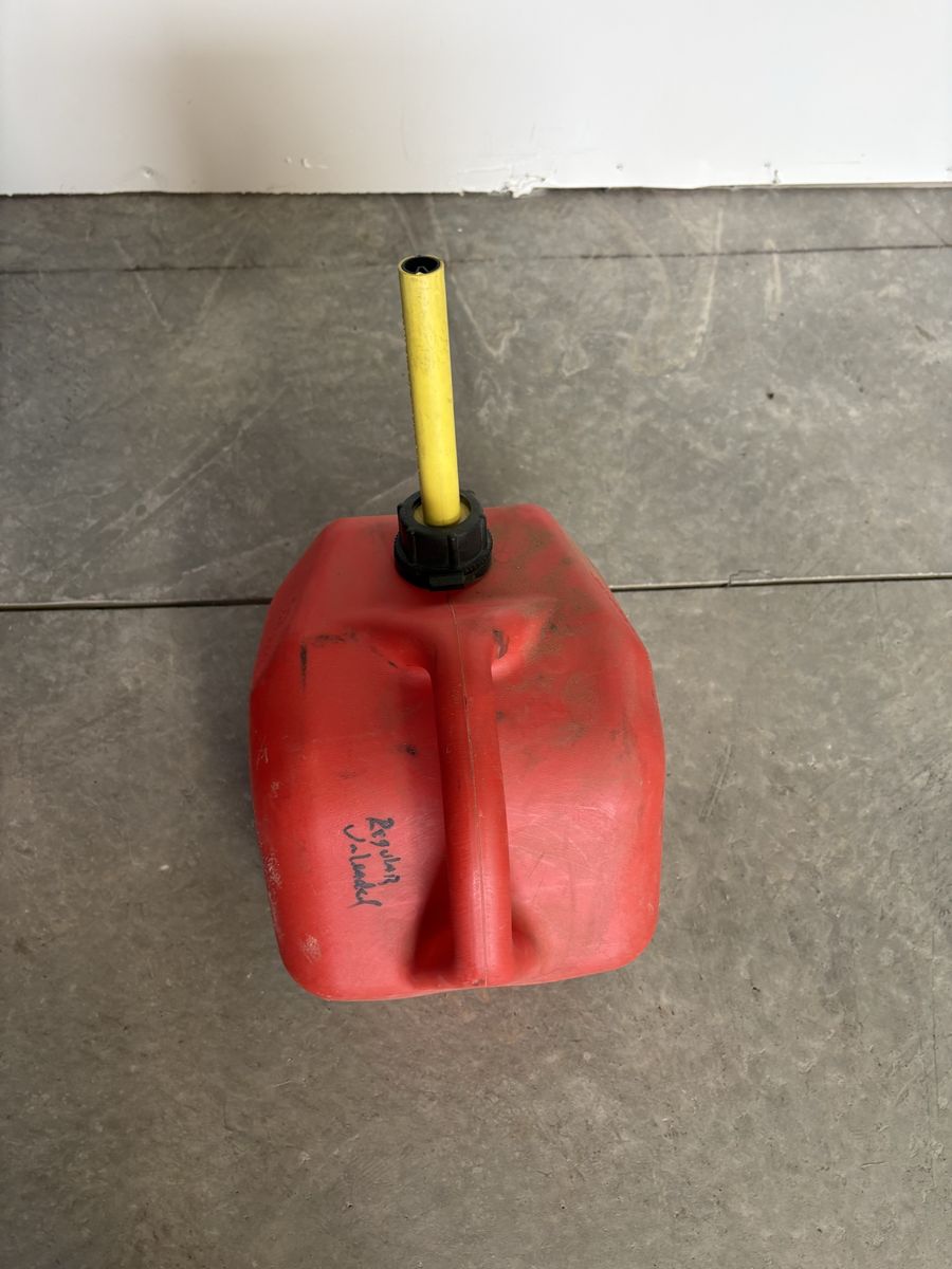 Gas cans, plastic