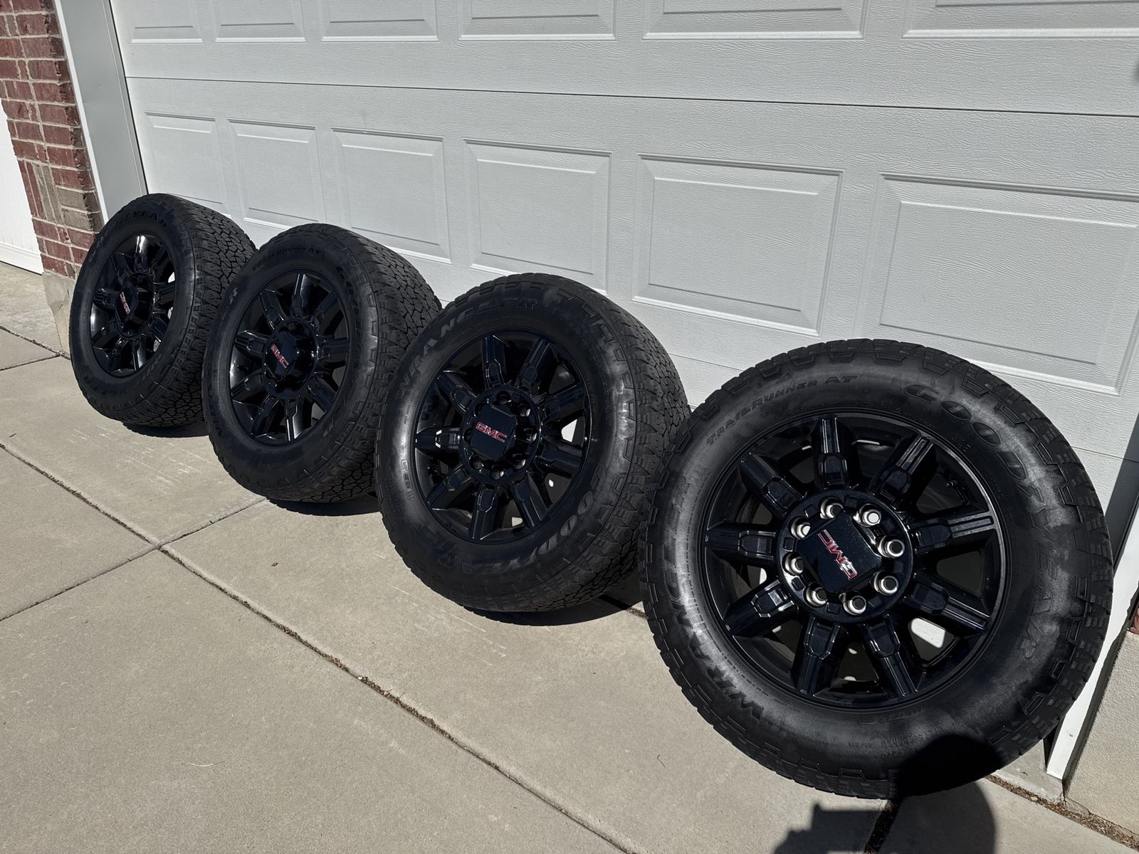 2025 GMC 3500 AT4 Tires & Wheels