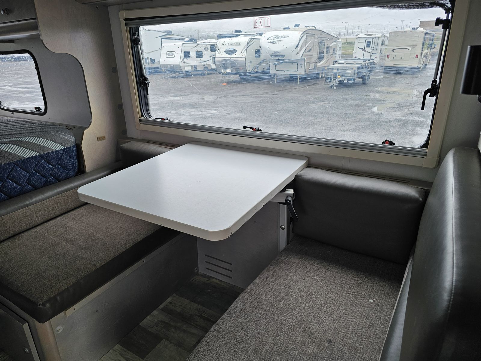 Main image 6