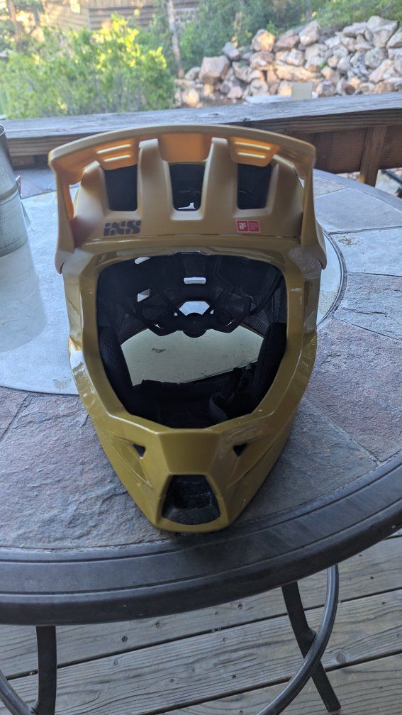 iXS Trigger FF MIPS helmet