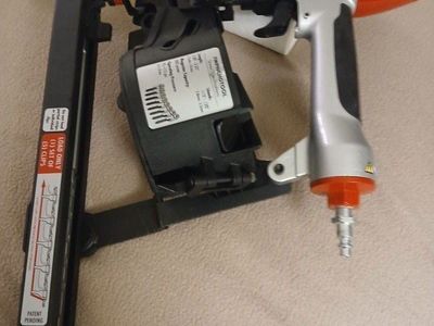 FastenMaster air gun for installing hidden clips