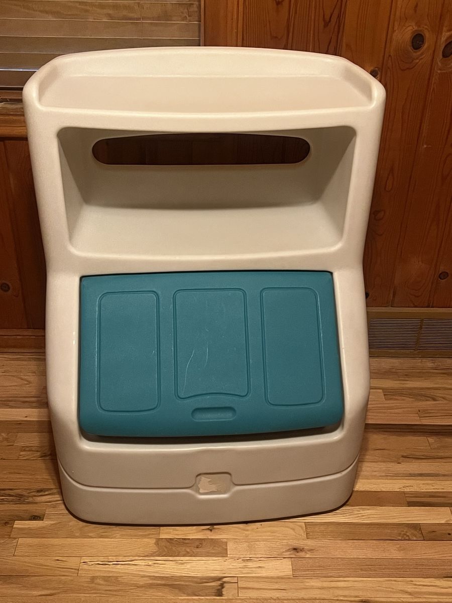 Step2 Lift & Hide Kids Toy Box Storage Chest & Bookshelf