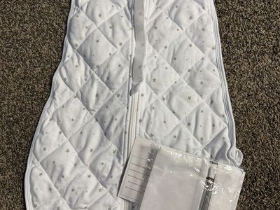 Dreamland Baby Co Weighted Sleep Sack White with Star Pattern