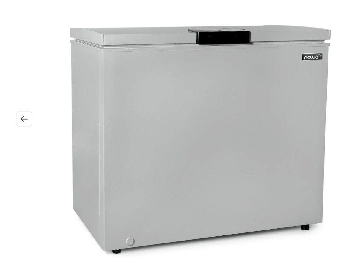 NewAir Chest Freezer - White