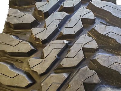 4 NOS YOKOHAMA GEOLANDAR M/T G003 BSW LT 285 70 17 121/118Q 10PLY MUD TIRE 110133320