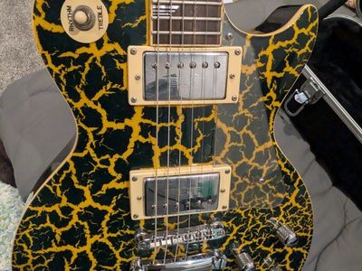 Epiphone Les Paul Electric Guitar, Yellow and Green crackle Finish with Hard Case and everything in photos