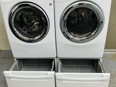 Lg washer and dryer set with pedestals