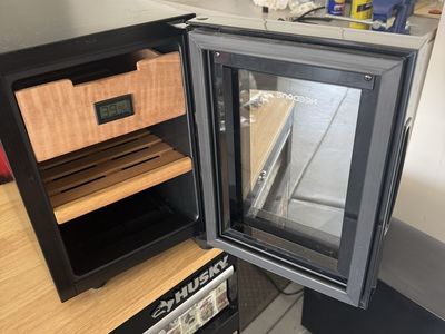 NEEDONE 16l cooling Humidor with Spanish Cedar Trays