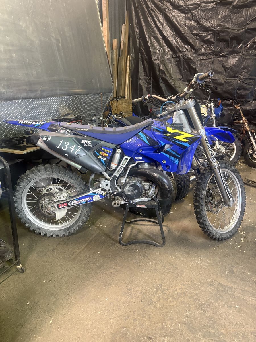 2005 YZ250