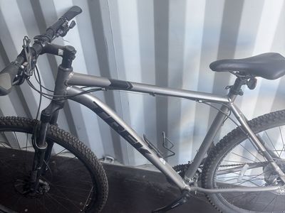 Trek Marlin 5 Mountain Bike - Gray, Hardtail, Excellent Condition