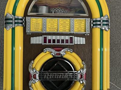 Old Timey Retro Jukebox Radio / Cassette Player