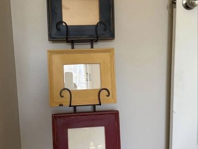 Decorative Rod Iron Wall Hanger with 3 Multi-Color Photo Frames (5x7)
