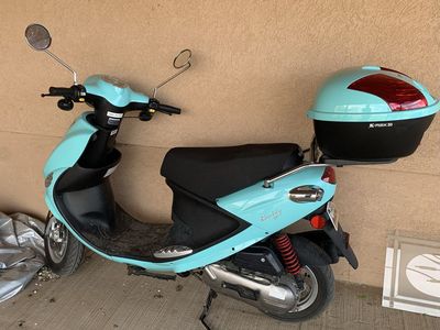 Genuine Buddy 50cc Scooter - Aqua Blue with K-Maxx 30 Top Case - Fun & Economical Ride
