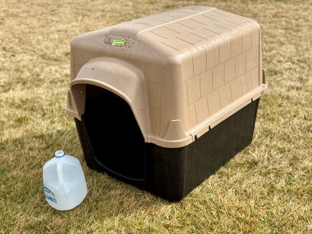 LARGE 38" Plastic Dog House.